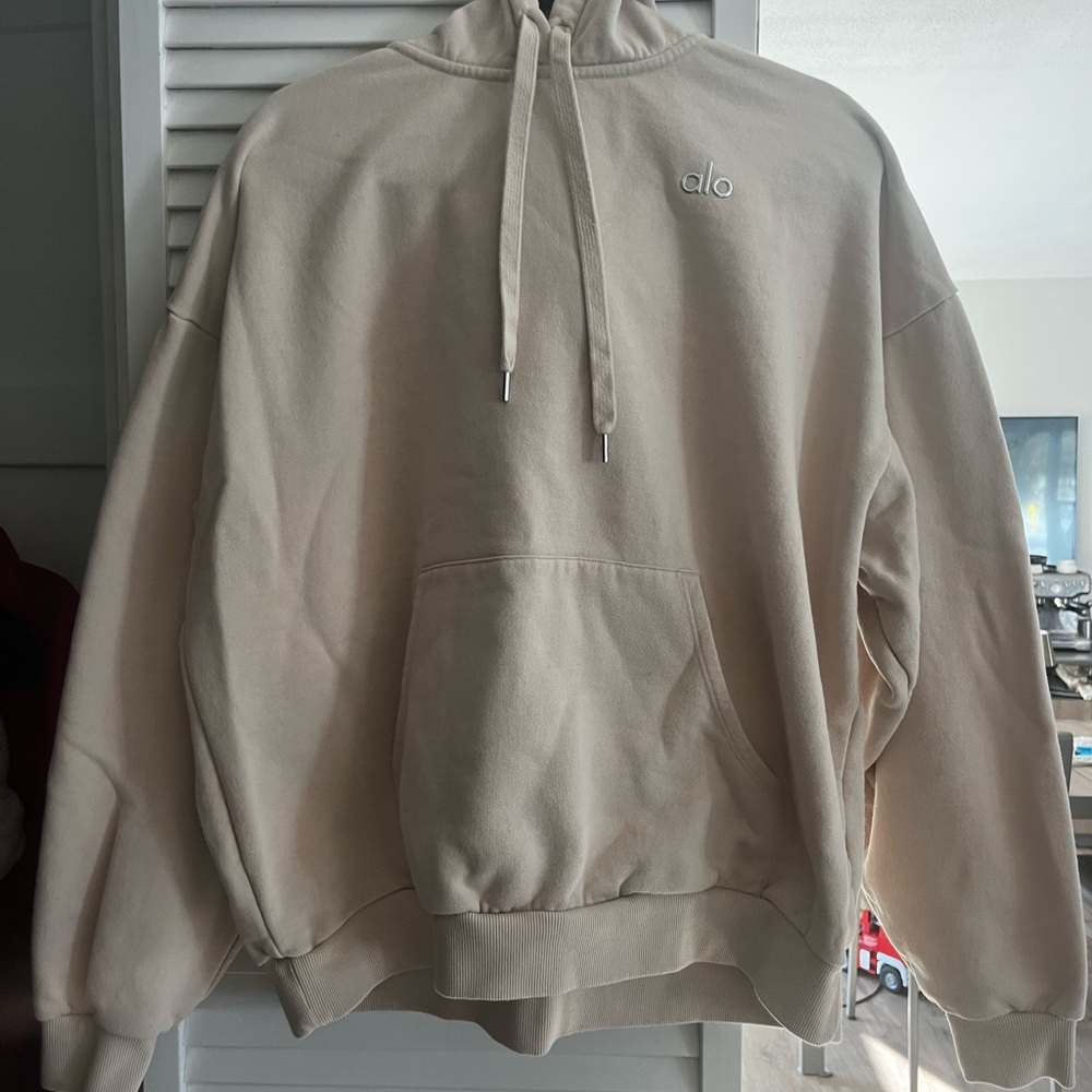 ALO Yoga Cream Sweatshirt